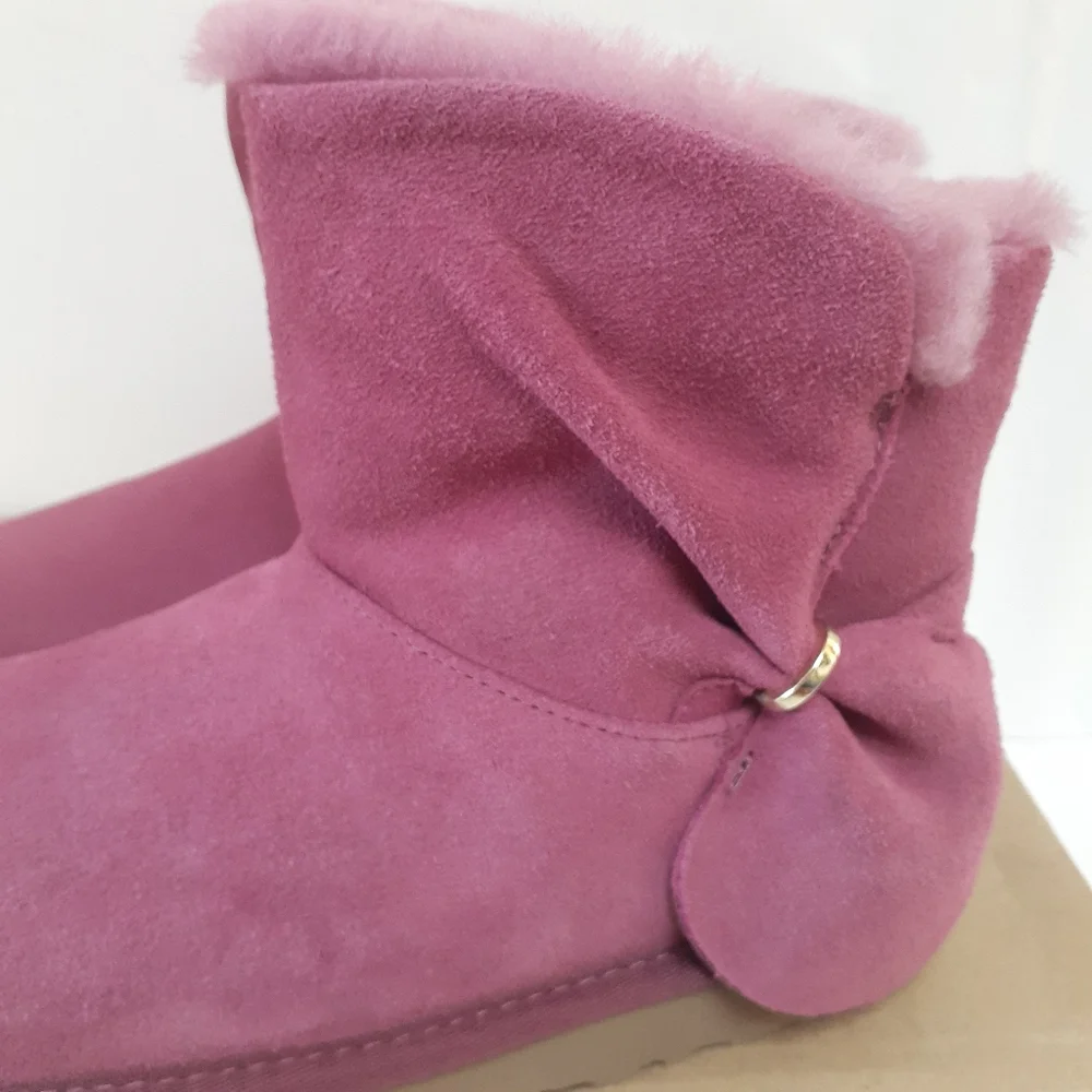 UGG new without